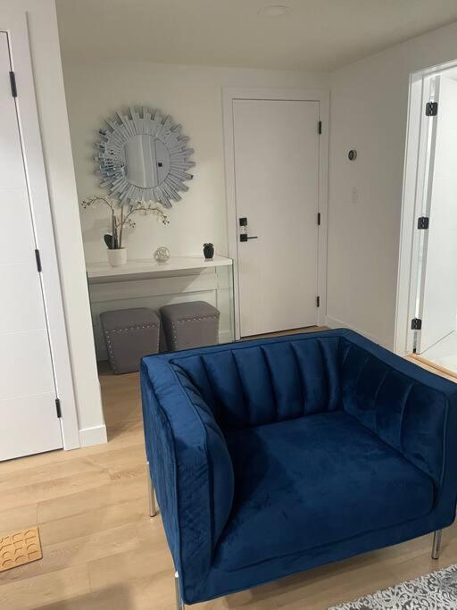 Stylish 2 Bedroom Suite In Sw Edmonton Close To Windermere And Edmonton International Airport Экстерьер фото